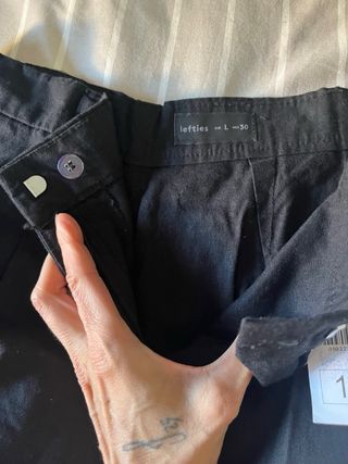 Pantalón negro ancho Talla L