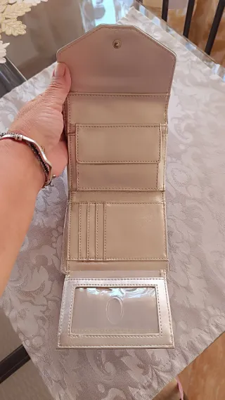 Cartera GUESS nueva