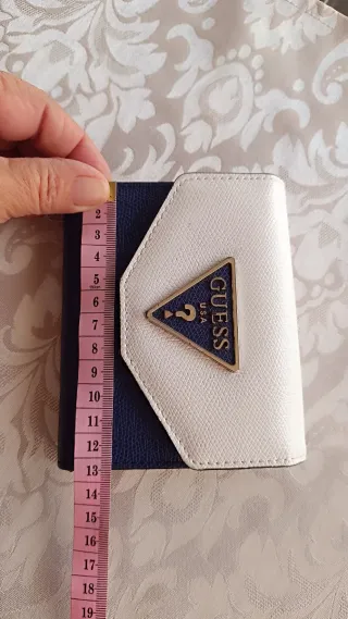 Cartera GUESS nueva