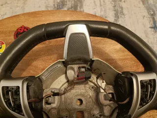 Volante 500 Abarth, pomo carbono y emblemas