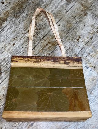 Borsa etnica legno e foglie vere