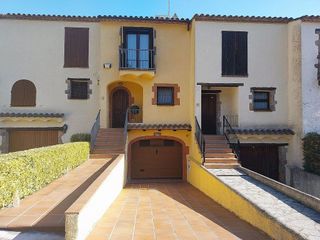 Casa adosada en venta en Torroella de Montgrí pueblo en Torroella de Montgrí