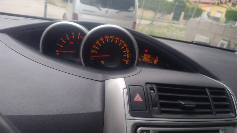Toyota Verso 2012 - foto 1