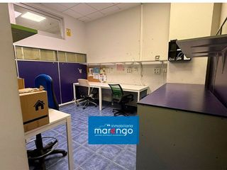 Local comercial en venta en Piscinas en Villarreal