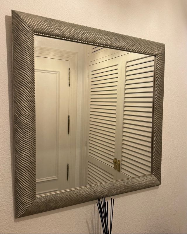 Espejo Marco Plateado  como nuevo