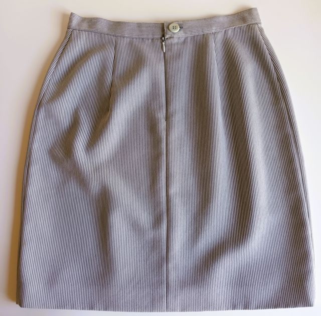 Minifalda a Rayas Gris y Blanca Talla 40 con forro