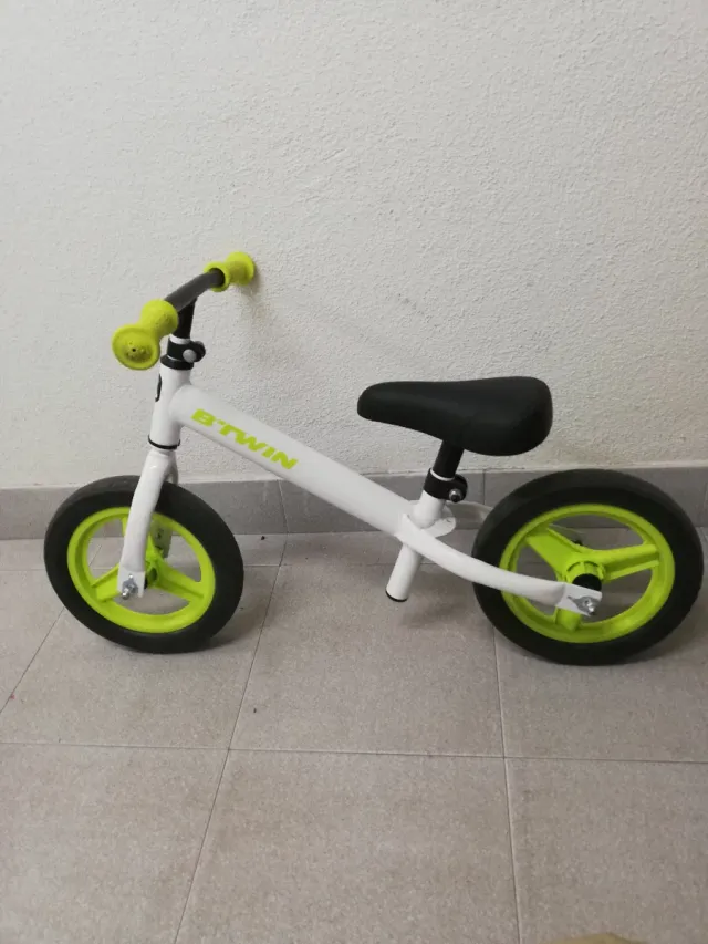 Bicicleta de equilibrio infantil