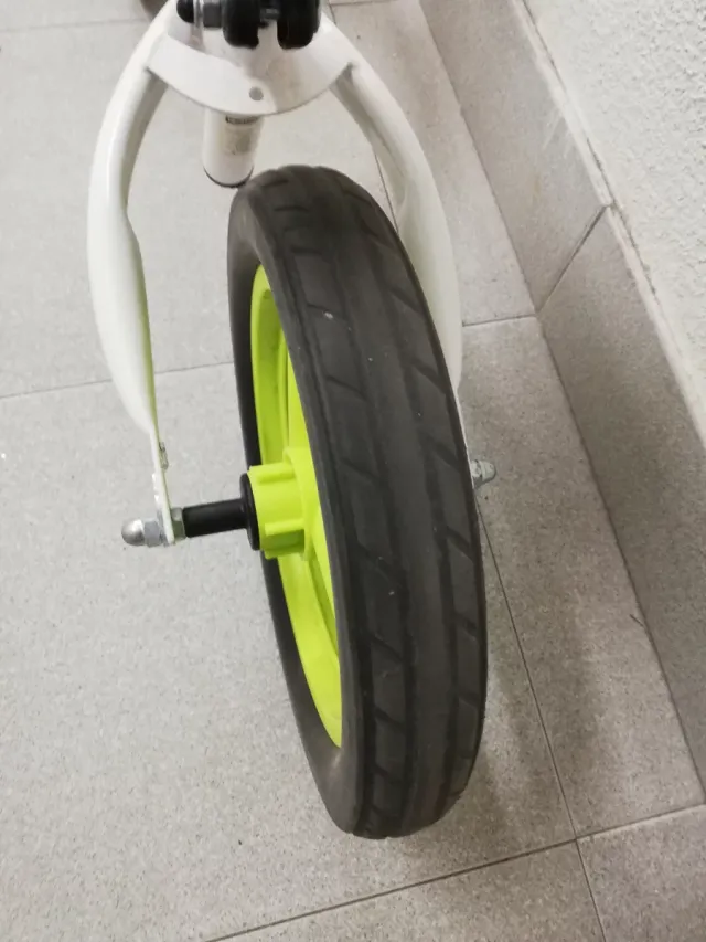 Bicicleta de equilibrio infantil