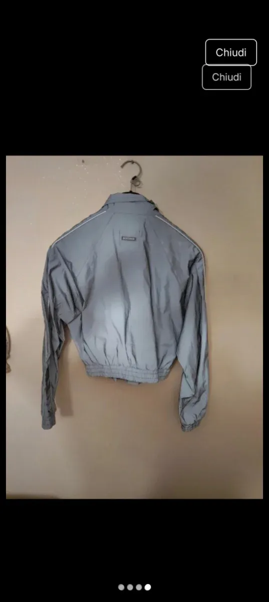 Giacca corta grigia con zip