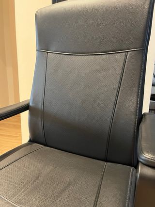 Poltrona da ufficio in similpelle nera