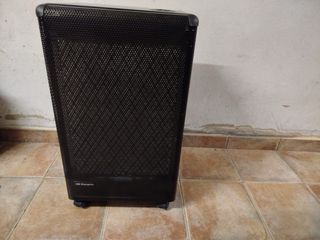 Estufa de butano negra