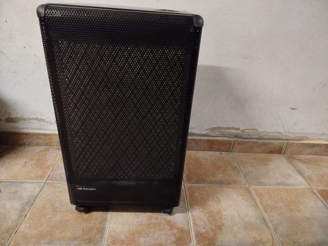 Estufa de butano negra