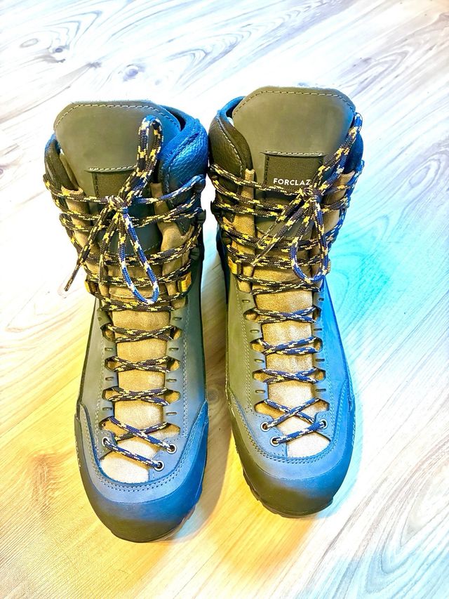 Botas trekking Piel impermeable Vibram  44 Nuevos