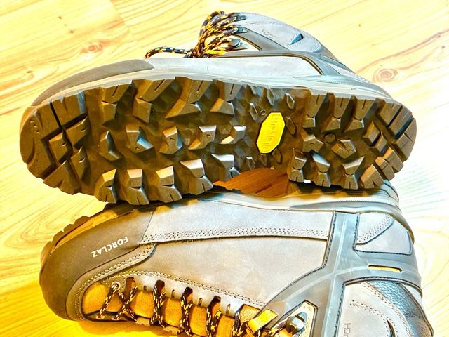 Botas trekking Piel impermeable Vibram  44 Nuevos