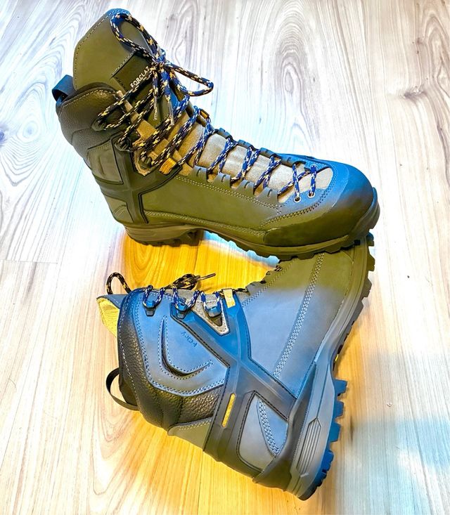 Botas trekking Piel impermeable Vibram  44 Nuevos