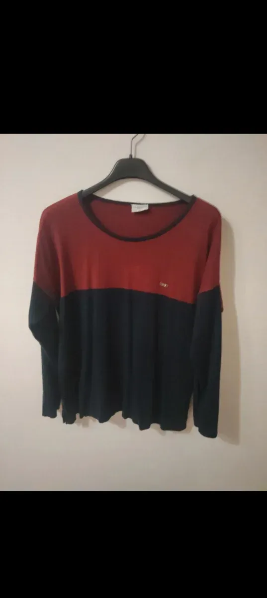 Maglione bicolore bordeaux e nero