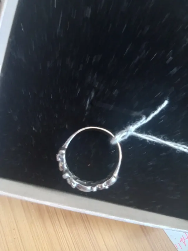 Anillo de plata con diseño de elefantes