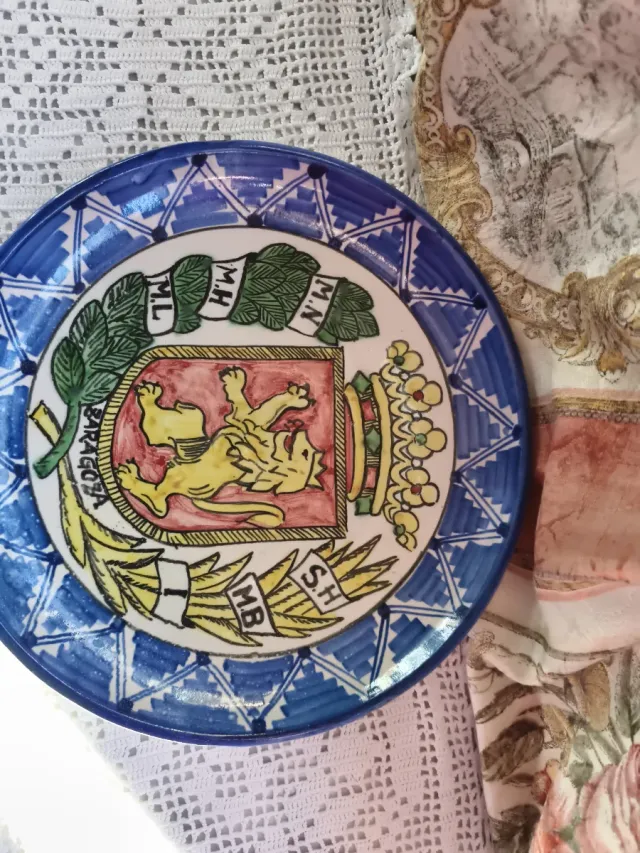 Plato antiguo Cerámica Rubio Zaragoza Escudo