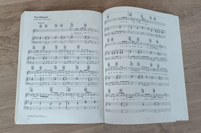 Lote x 3 Livros Partituras NEIL YOUNG, PAUL WELLER