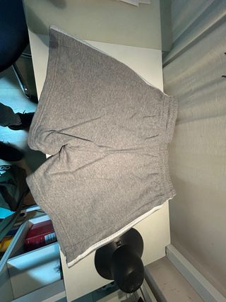 Pantalón corto gris Adidas