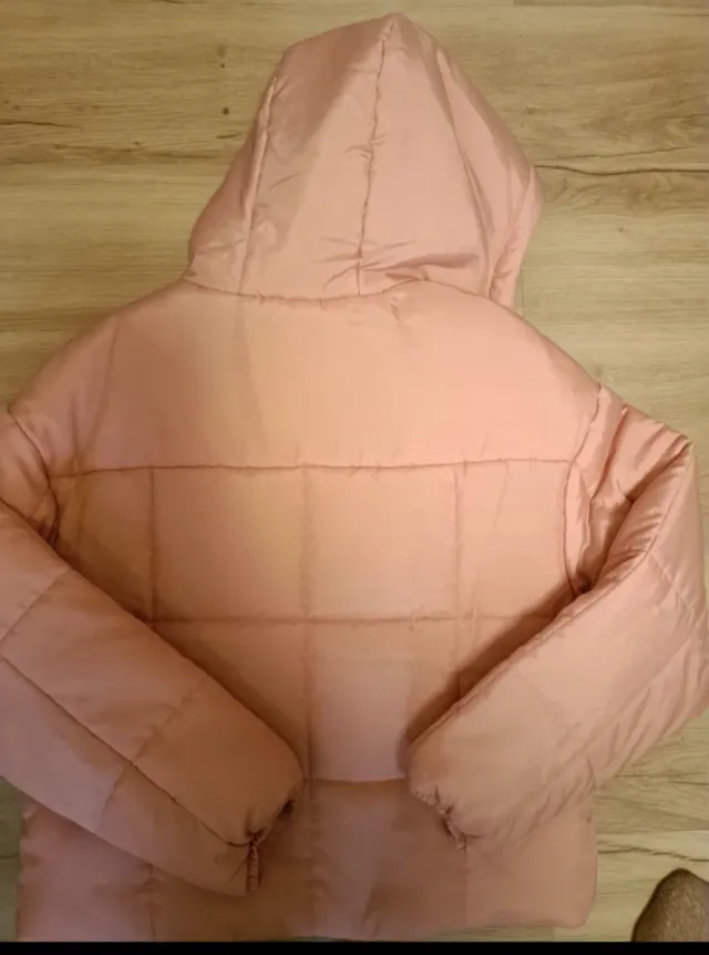 Abrigo Nike rosa acolchado con capucha