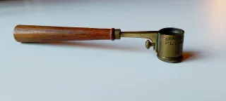 Antico misuratore polvere da sparo ottone