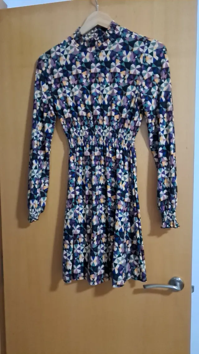 Vestido estampado floral rojo y blanco