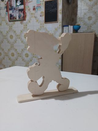 Personaggio Pinocchio in legno