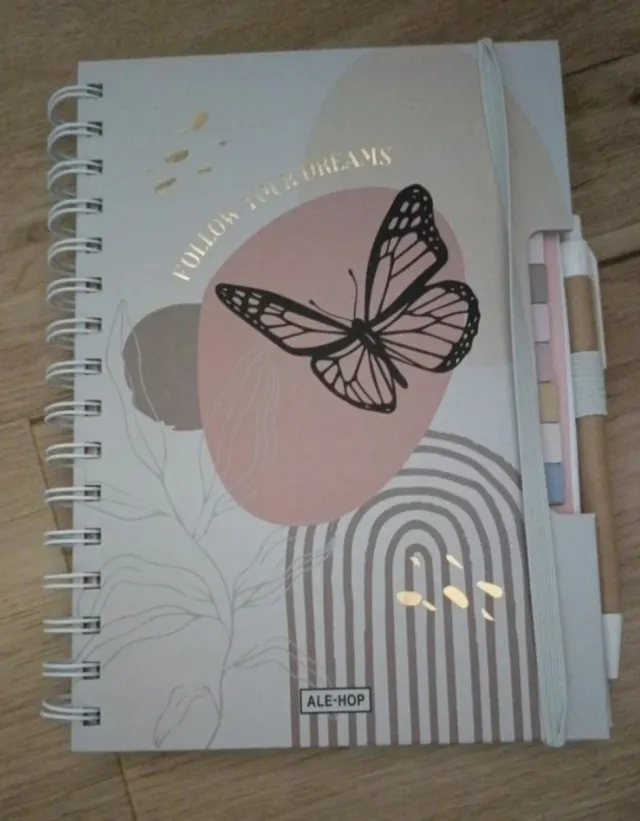 Set de papelería Ale-Hop: cuadernos y bolígrafos