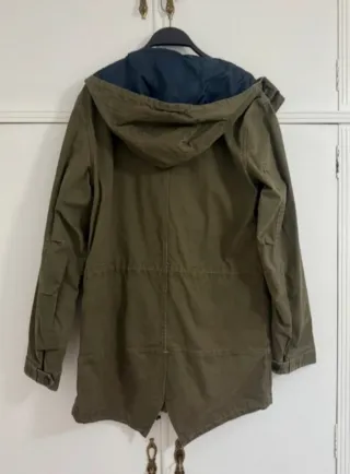 Parka verde Stradivarius Nueva