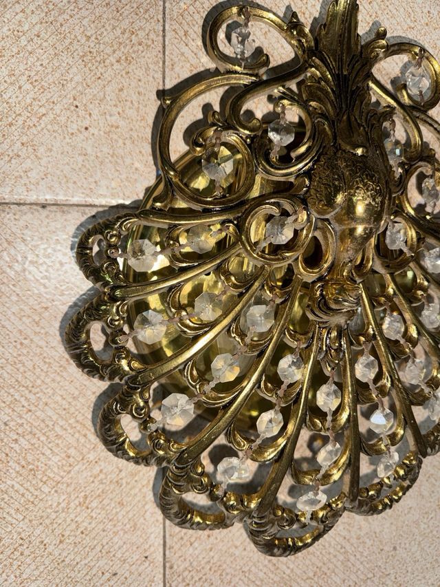 Pareja apliques latón y cristal estilo pavo real