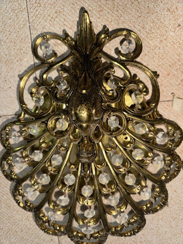 Pareja apliques latón y cristal estilo pavo real