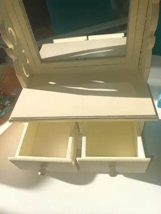 Joyero de madera con espejo y cajones