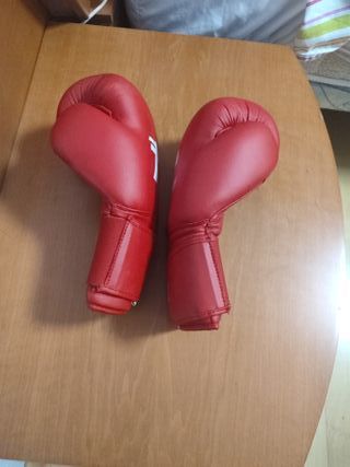 Guantes de boxeo Tagoya 6 oz rojos
