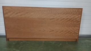 Libreria in ciliegio con ripiano in vetro