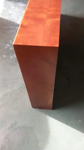 Libreria in ciliegio con ripiano in vetro