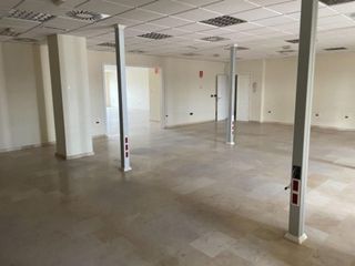 Edificio en venta en Gines