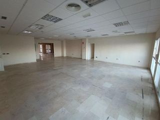 Edificio en venta en Gines