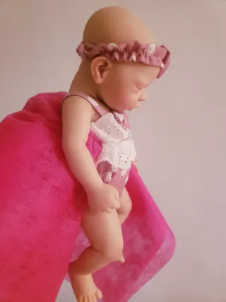 Bebe Reborn 30 cm. con ropita