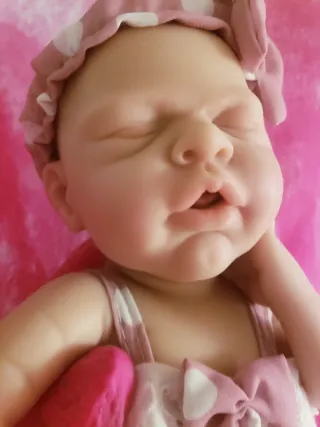 Bebe Reborn 30 cm. con ropita