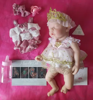 Bebe Reborn 30 cm. con ropita