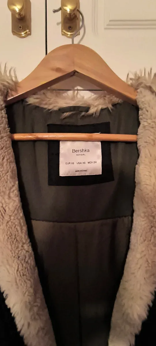 Cazadora Bershka pelo forro Talla XS