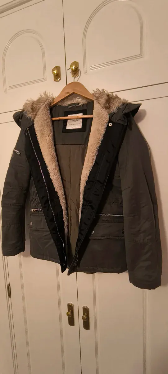 Cazadora Bershka pelo forro Talla XS