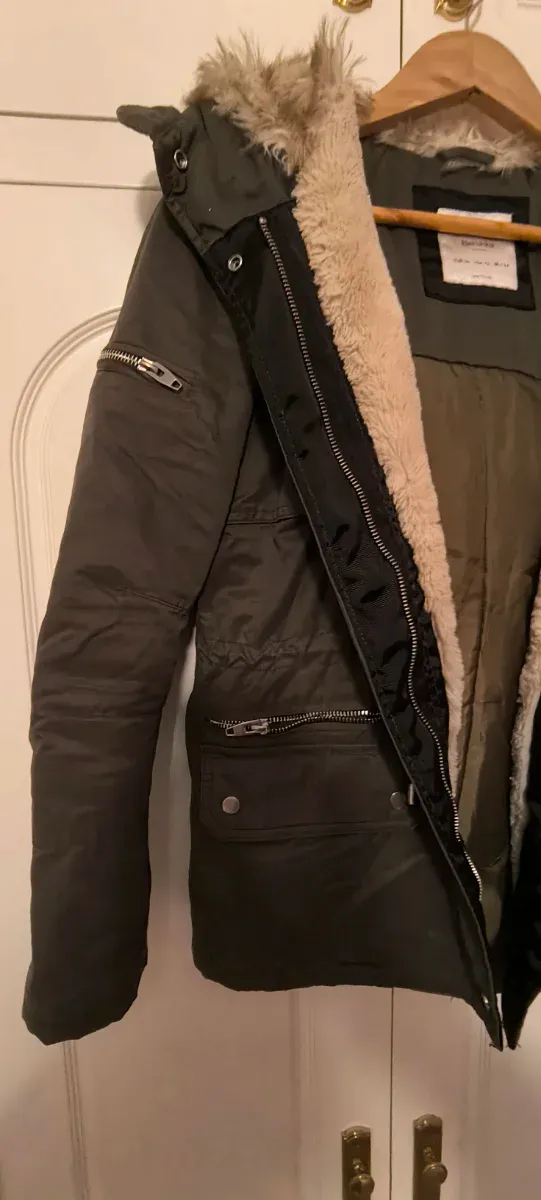 Cazadora Bershka pelo forro Talla XS