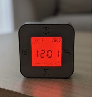 Orologio multifunzione grigio e rosso