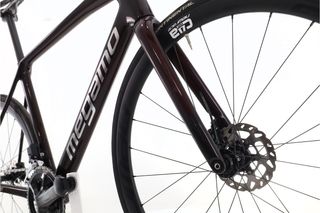 Megamo Raise 15 Di2 12V (carretera) t.56 Reacondicionada