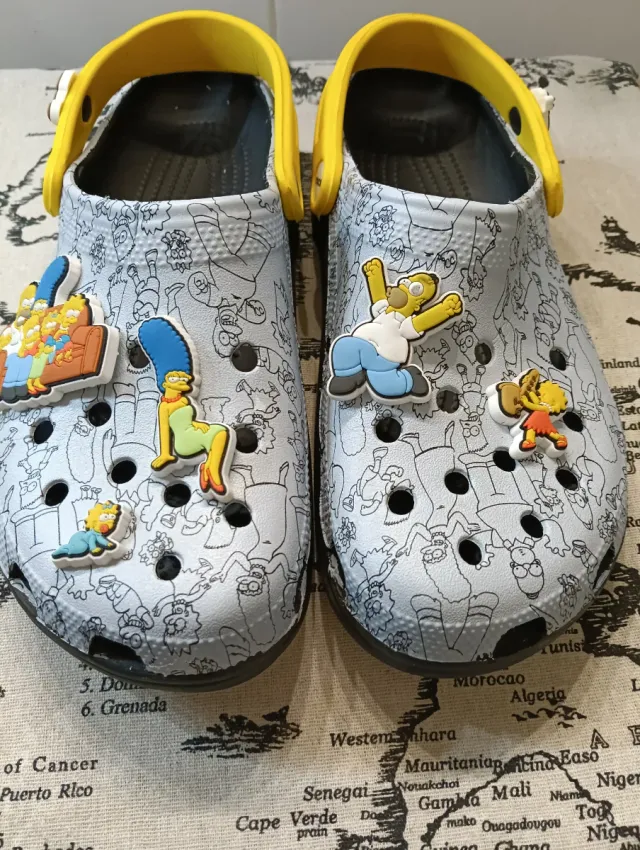 Zuecos Crocs Simpsons