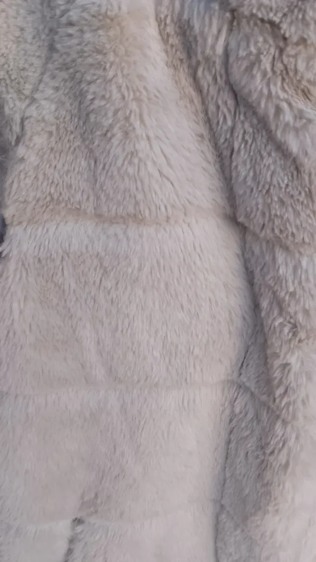 Chaleco pelo beige/blanco