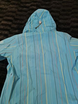Chaqueta de esquí azul con rayas
