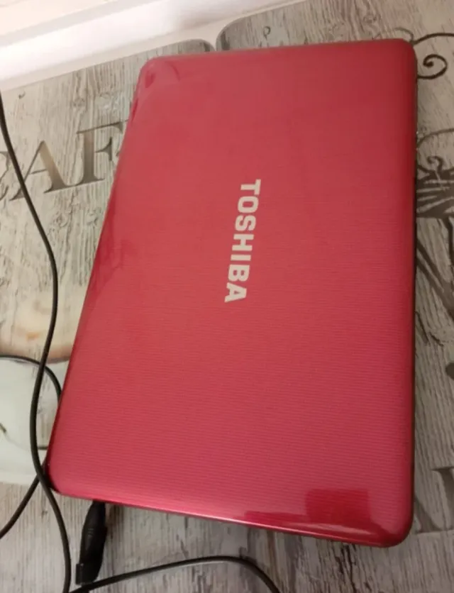 Portátil Toshiba Intel Pentium i5